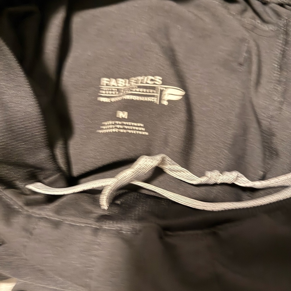 Fabletics Scrub Set - image 4